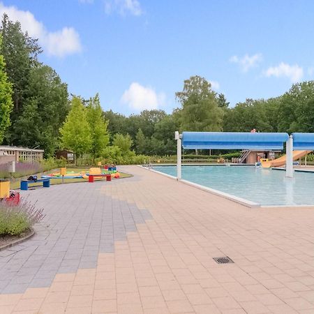 Beautiful Chalet In The Woods With A Shared Pool Vledder Esterno foto