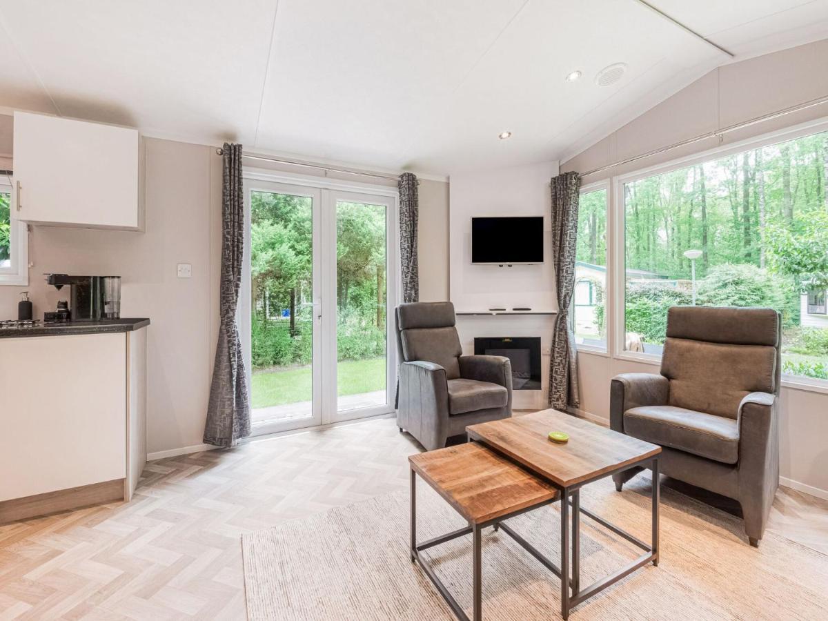 Beautiful Chalet In The Woods With A Shared Pool Vledder Esterno foto