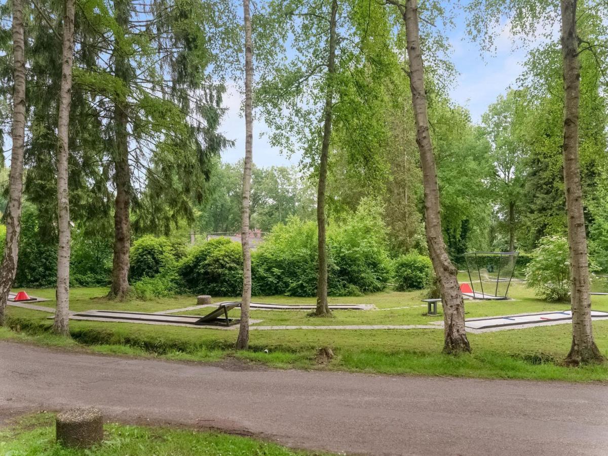 Beautiful Chalet In The Woods With A Shared Pool Vledder Esterno foto