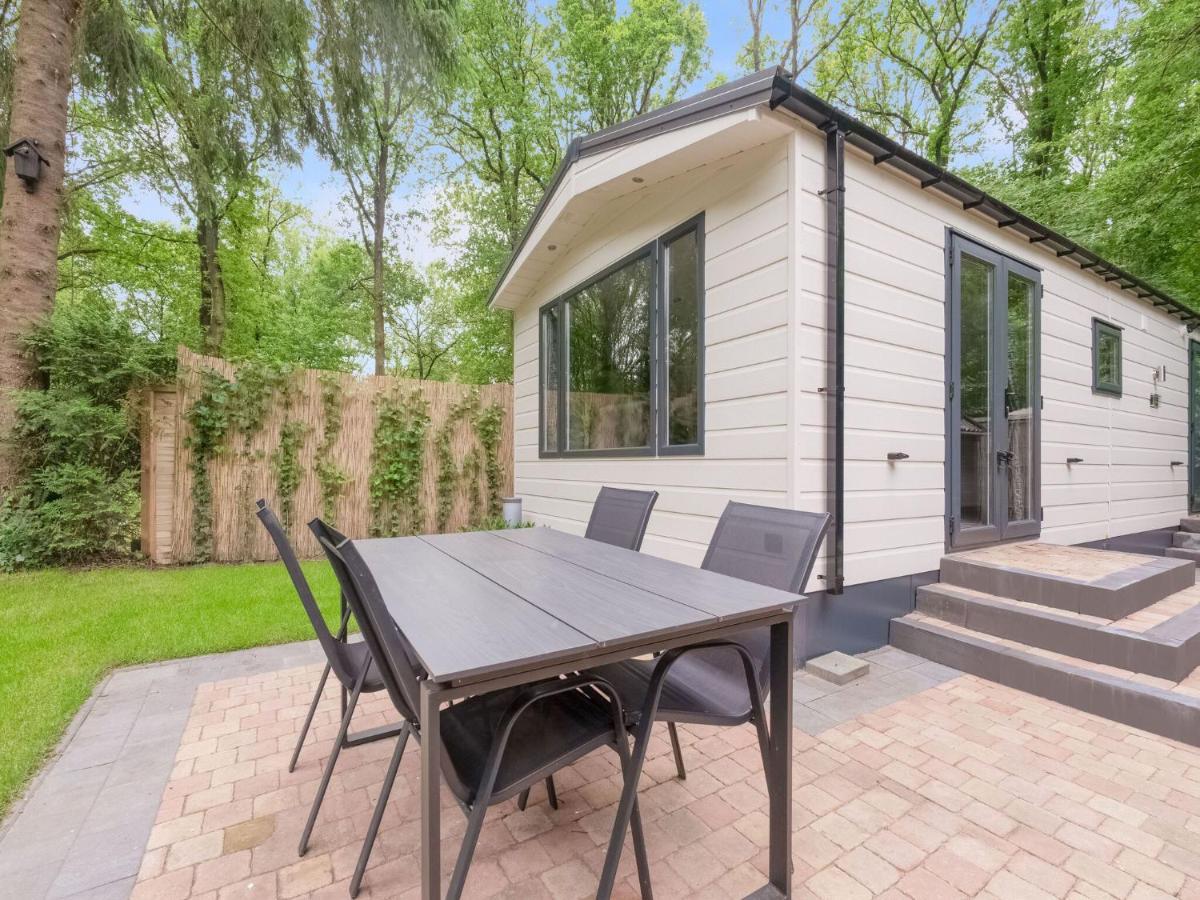 Beautiful Chalet In The Woods With A Shared Pool Vledder Esterno foto
