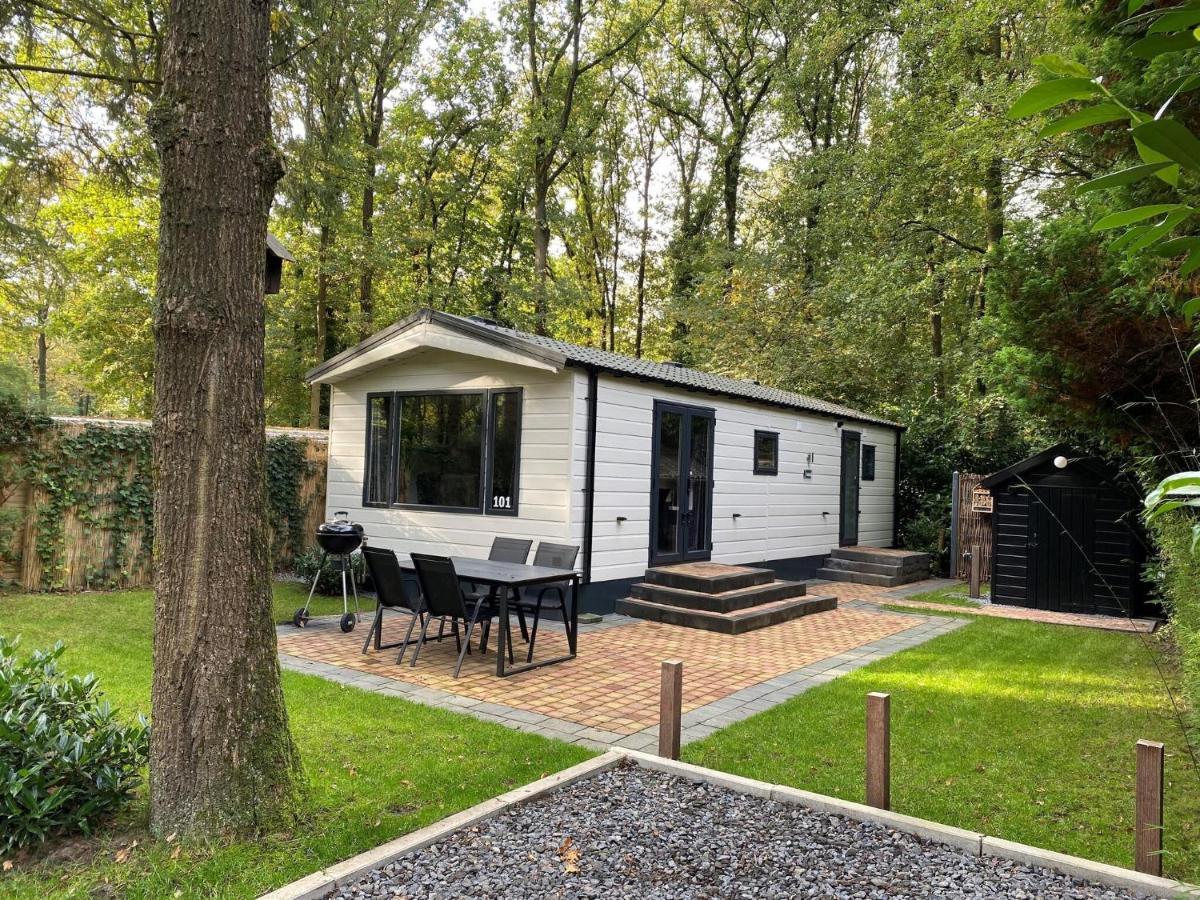 Beautiful Chalet In The Woods With A Shared Pool Vledder Esterno foto